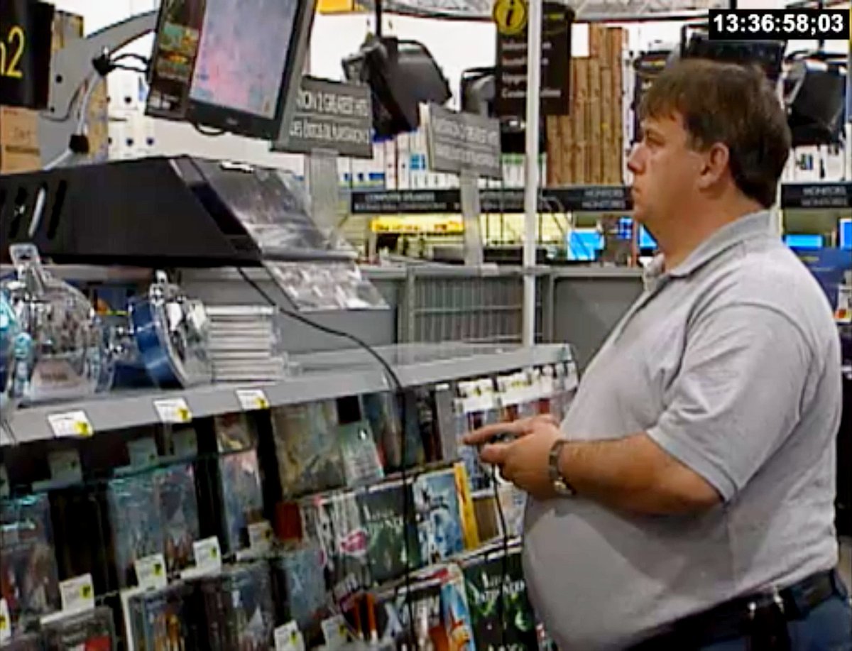 shopping at Best Buy in 2005