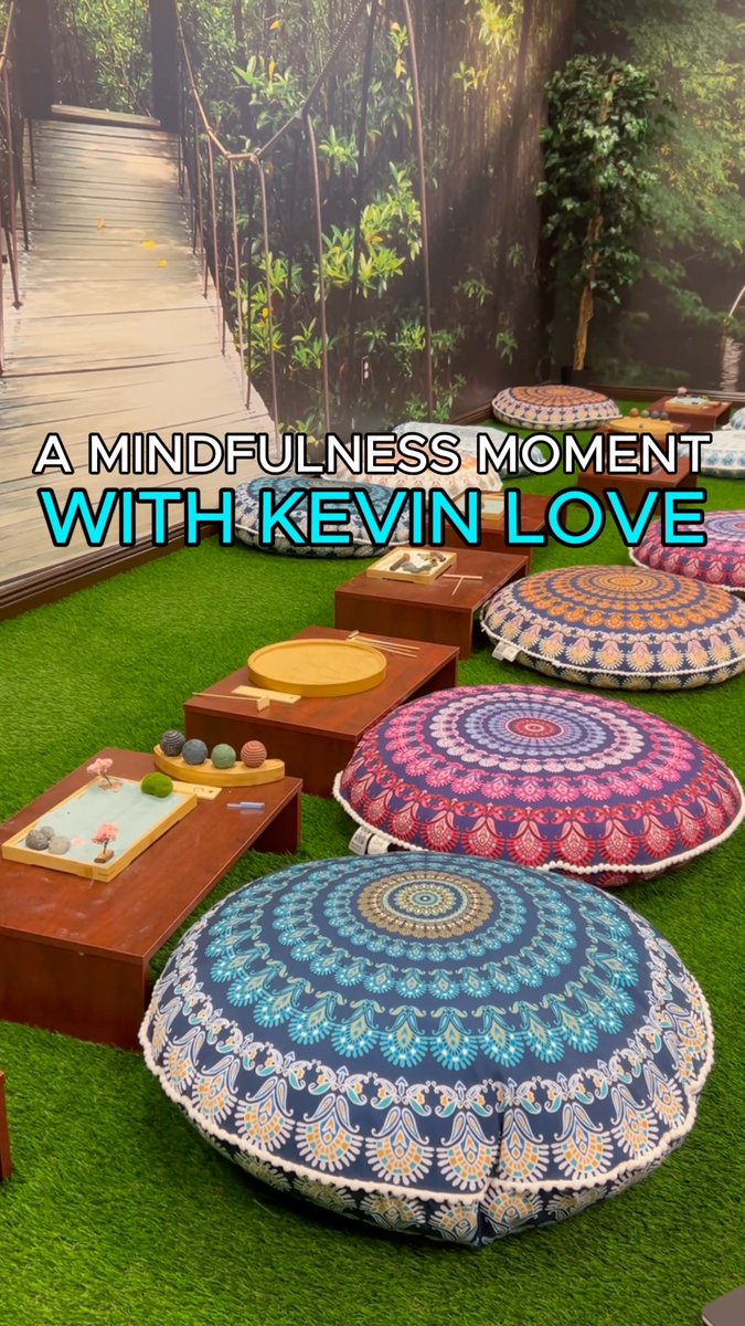 Students at Miami Jackson Senior High participated in a mindfulness session followed by a conversation with Kevin Love as part of #MentalHealthAwarenessMonth. The event was supported by the Kevin Lovefund to promote mental wellness in schools. #YourBestChoiceMDCPS
