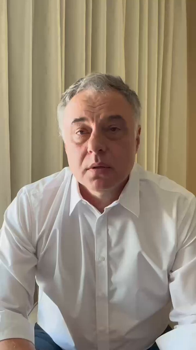 Мој одговор таблоидима. Нећете успети да разједините универзитет(е). Универзитетска заједница има интегритет и зато Вам смета. Универзитет је преживео и надживео монархију, комунизам, Слобу. И вас ће. Поломићете зубе на овом ораху.