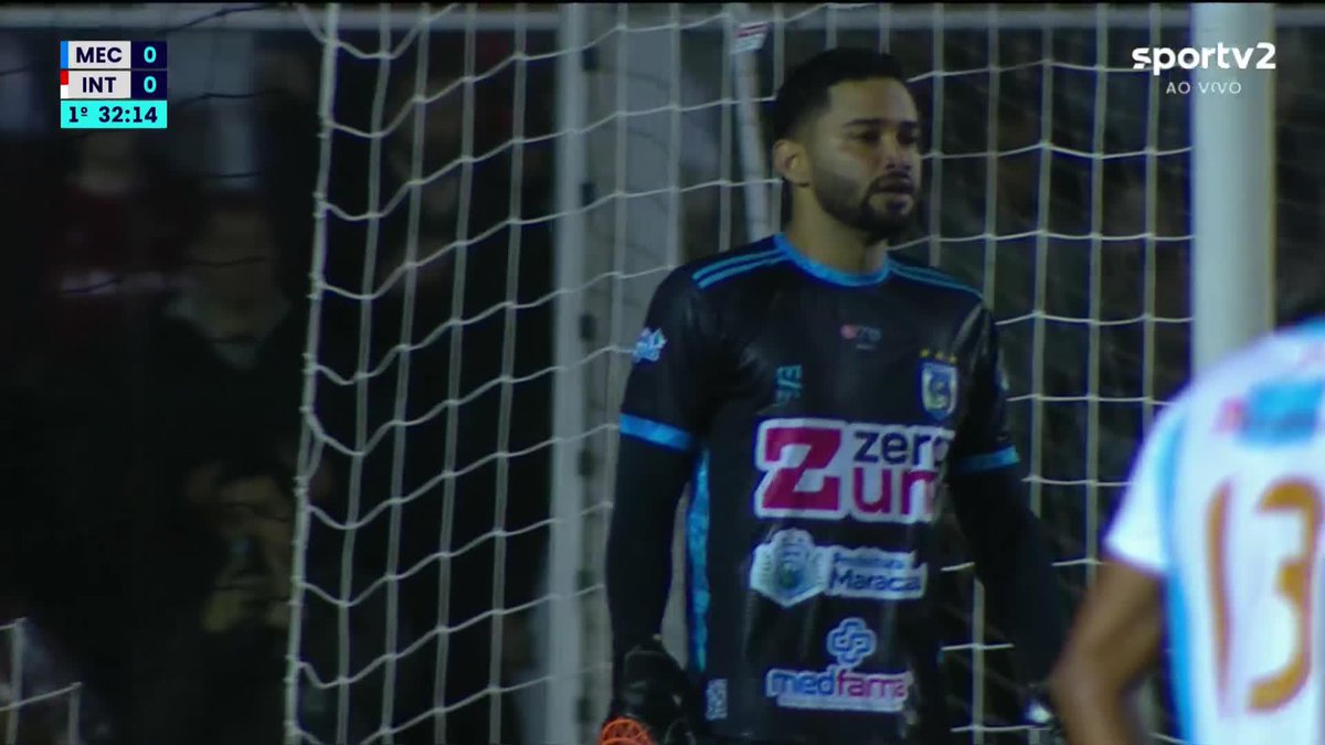 Alan Patrick bateu o pênalti de cavadinha e se deu mal. Goleiro Rair, do Maracanã, ficou parado e defendeu com facilidade. No jogo de ida contra o Inter, Rair já tinha defendido um pênalti batido por Alan Patrick.