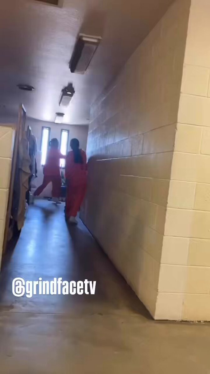 2 foos with locks against one … don’t seem tough #grindfacetv