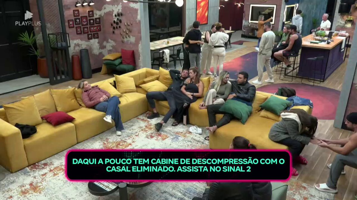 Dhomini e Adriana também estão decididos a arregarem. Adriana: "Aguentar essa cobra maquiavélica mais 2 meses? Não!" Dhomini: "Essa filha da puta!" #PowerCouple