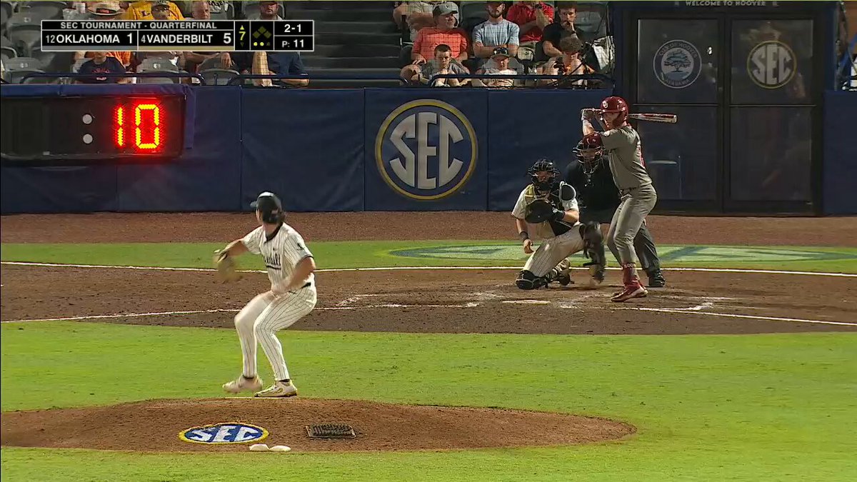 After review, Hump did indeed make this catch.