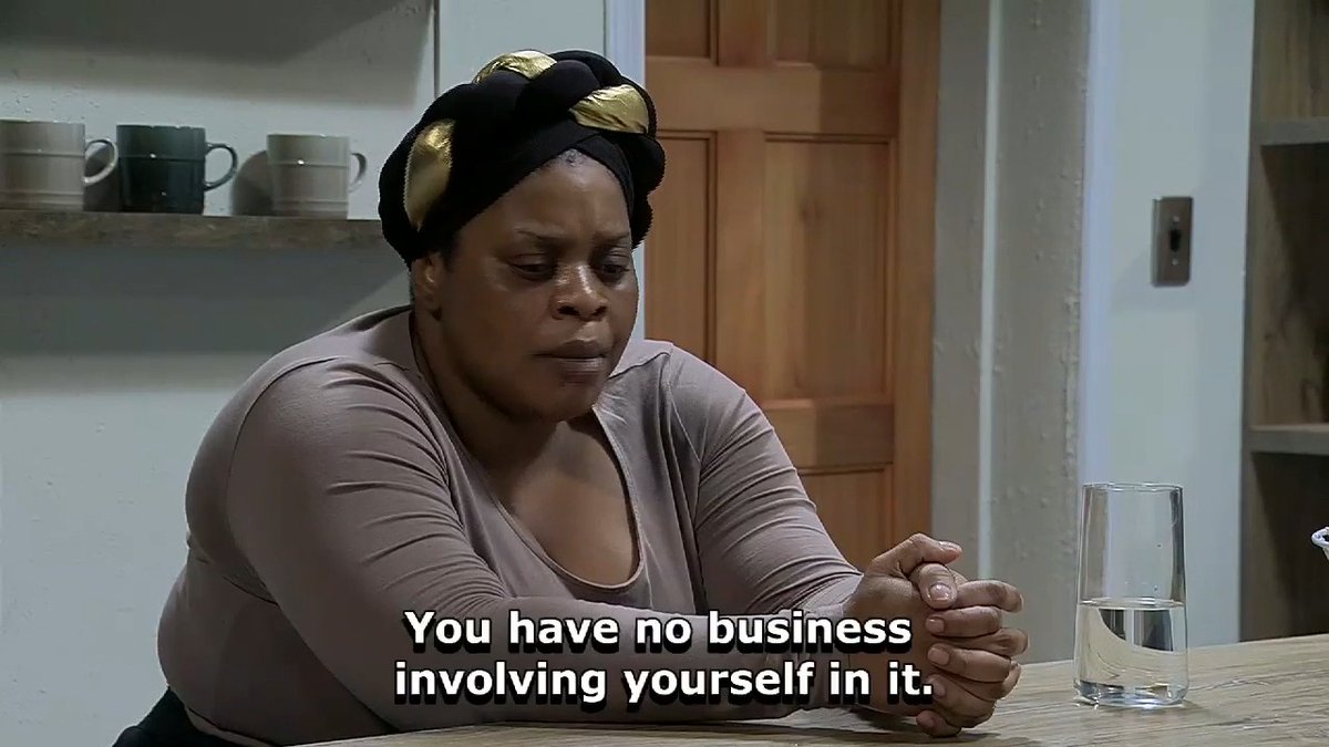 uLihle wayezama ukusiza unina shame! 🥺 Not MaDlomo telling her to apologize kuDintle!? Do you also think she should apologize?? #etvScandal