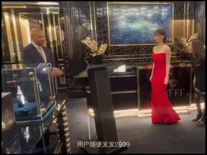 Momo for AMAFFI: "Thank you so much. I'm so excited to be in New York City with AMAFFI, unveiling the new Royal Diamond fragrance. Thank you." #AMAFFIxMOMO