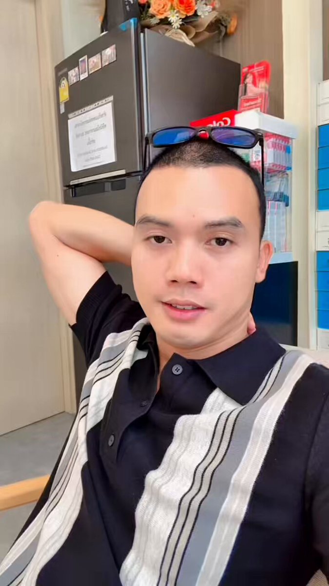 ยิ้มทีไร โดนจ้องฟันตลอดเลย แฮร่ๆ🤫🤭 #OmakaseSmile #มอสเวลล์ #omakasesmiledentalclinic #พญาไท #วีเนียร์