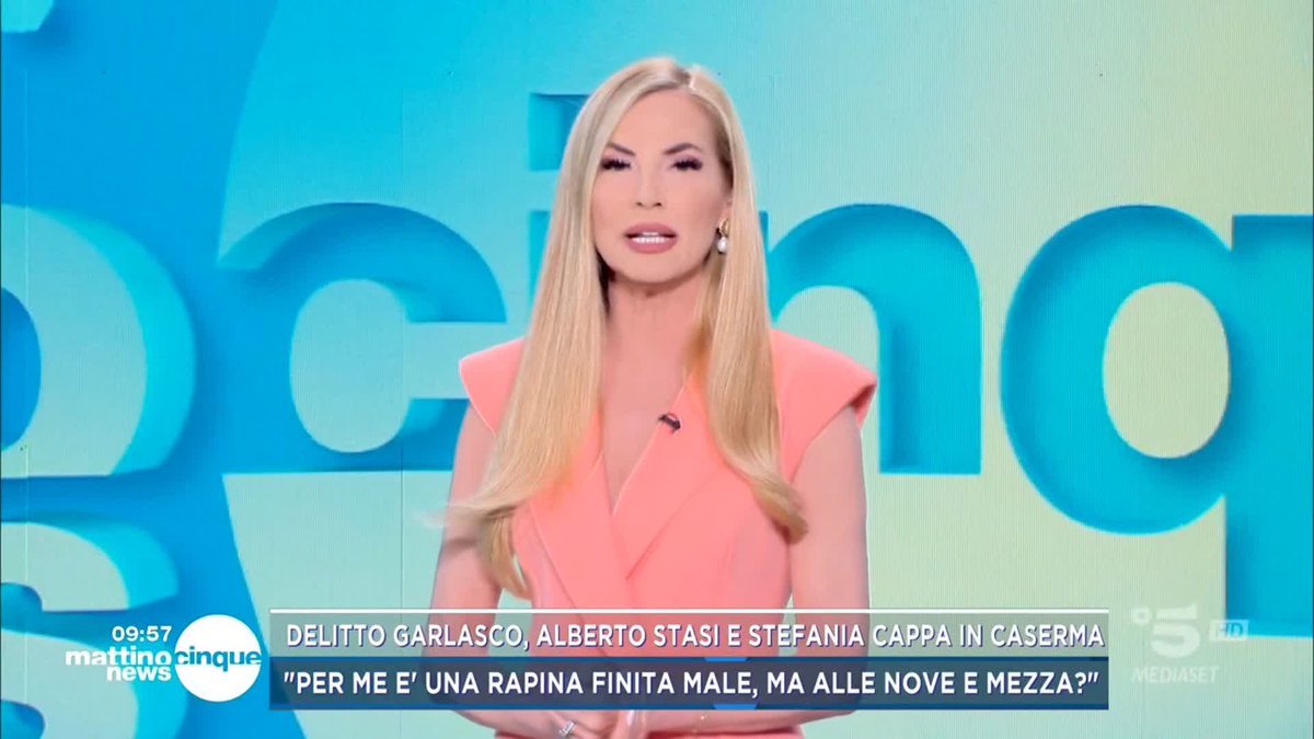 Una grandissima Federica Panicucci che, con grande lucidità, sottolinea come a soli 4 giorni dall’omicidio non fossero ancora emerse notizie certe.Intanto Stefania Cappa parlava già di un orario preciso:le 9:30. Una discrepanza che fa riflettere. #Garlasco
