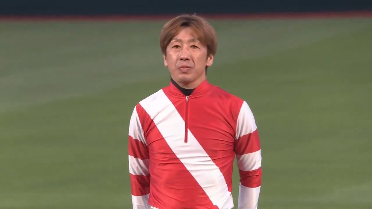 「岩手競馬ナイター」🏇 始球式は #岩手競馬 所属 #村上忍 騎手でした⚾ ファンファーレに合わせて登場し、キレイなフォームからの投球🌈 最後は笑顔の村上騎手でした😊 #RakutenEagles #キ！