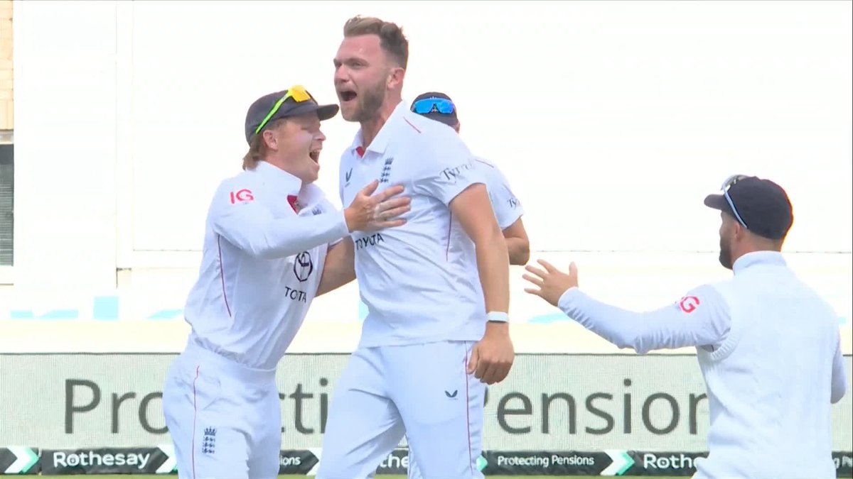 Sam Cook takes his FIRST Test wicket 😍