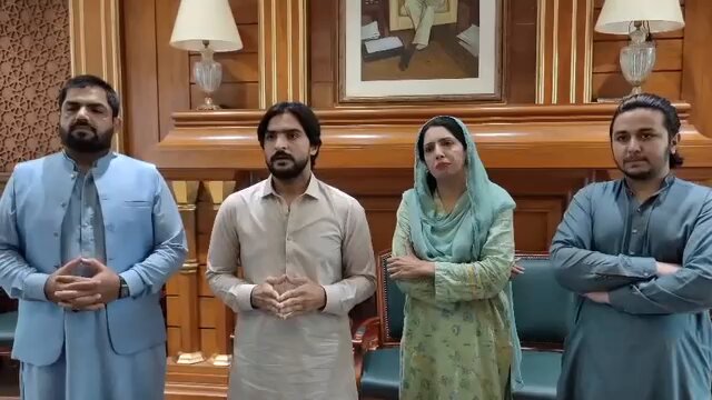 کپتان کےٹائیگر میاں عباد فاروق کی پنجاب اسمبلی میں عالیہ حمزہ سے خصوصی ملاقات ، عمران خان،، رہائ تحریک،، کے حوالے اگلے لائحہ عمل کے حوالے سے اہم ترین گفتگو ،