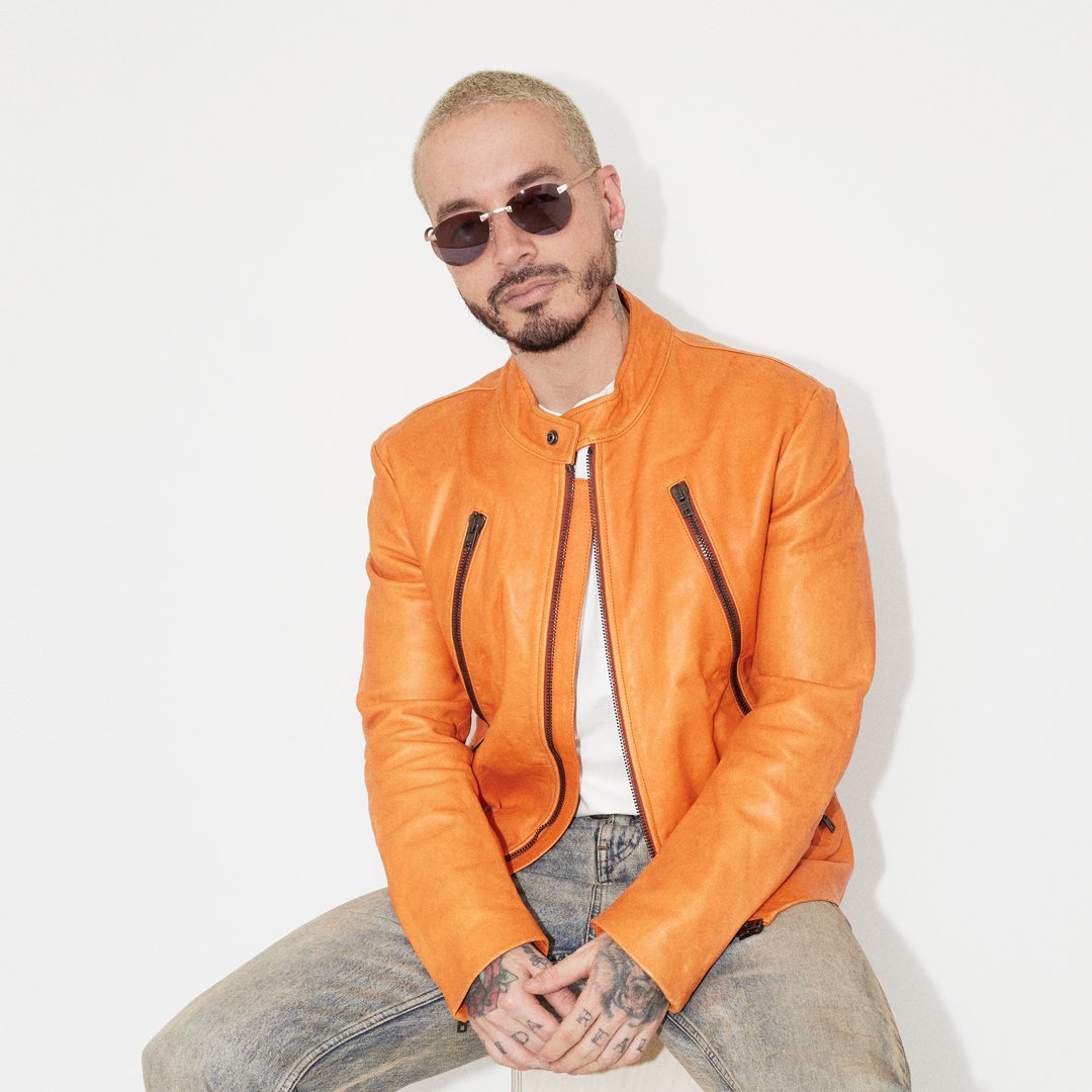 .J BALVIN siempre quiere avanzar a la cultura Latina. El habla sobre su carera con Lechero en #DalePlay Radio.