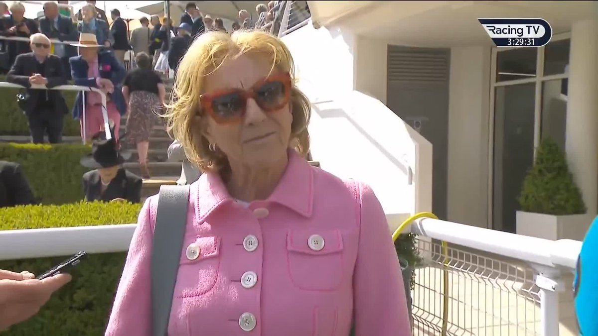 Speaking from Goodwood Racecourse, Maureen Haggas provides the latest on 𝐃𝐮𝐛𝐚𝐢 𝐇𝐨𝐧𝐨𝐮𝐫 ahead of his bid for glory at Sha Tin this weekend. 𝐄𝐜𝐨𝐧𝐨𝐦𝐢𝐜𝐬 also sounds like he's ready to rock 'n roll at Ascot ... HKJC Racing | Somerville Lodge Stables | Tom Bull