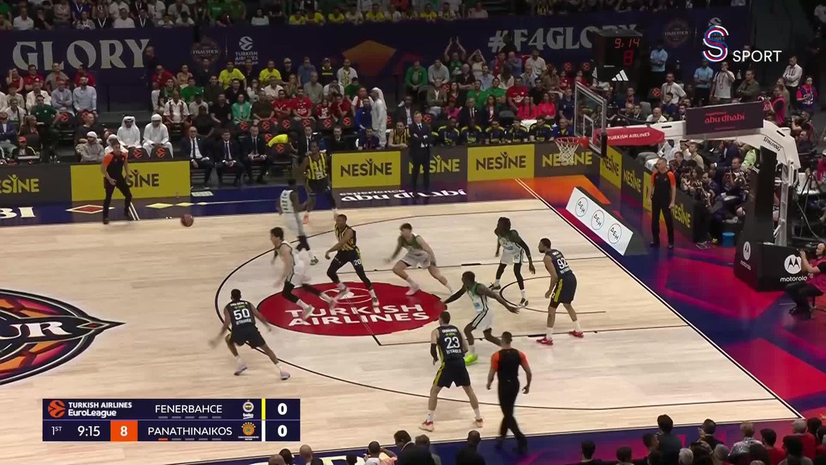 Cedi Osman'ın smacı.