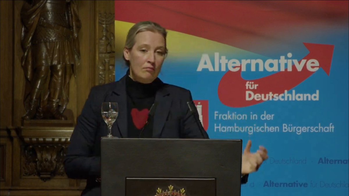 Alice Weidel warnt vor #Merkel - und vor Sozialisten an der Macht: "Man hat das in der DDR gesehen und darum ist das System ähnlich, die FDJ, da ist die liebe Frau Merkel rausgekommen. Wir sehen, was sie getan hat, vielleicht war das auch die späte Rache der Sowjetunion an den Klassenfeind, ich weiß nicht, weil diese Frau hat dieses Land ruiniert." #AfD #AliceWeidel #CDU