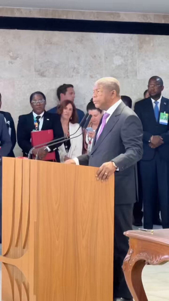 🇦🇴 “Nós queremos ver investimento privado brasileiro na Angola, nós queremos ver investimento privado angolano no Brasil" afirmou o presidente da Angola, João Lourenço, durante coletiva à imprensa. 📲 Digital/PR