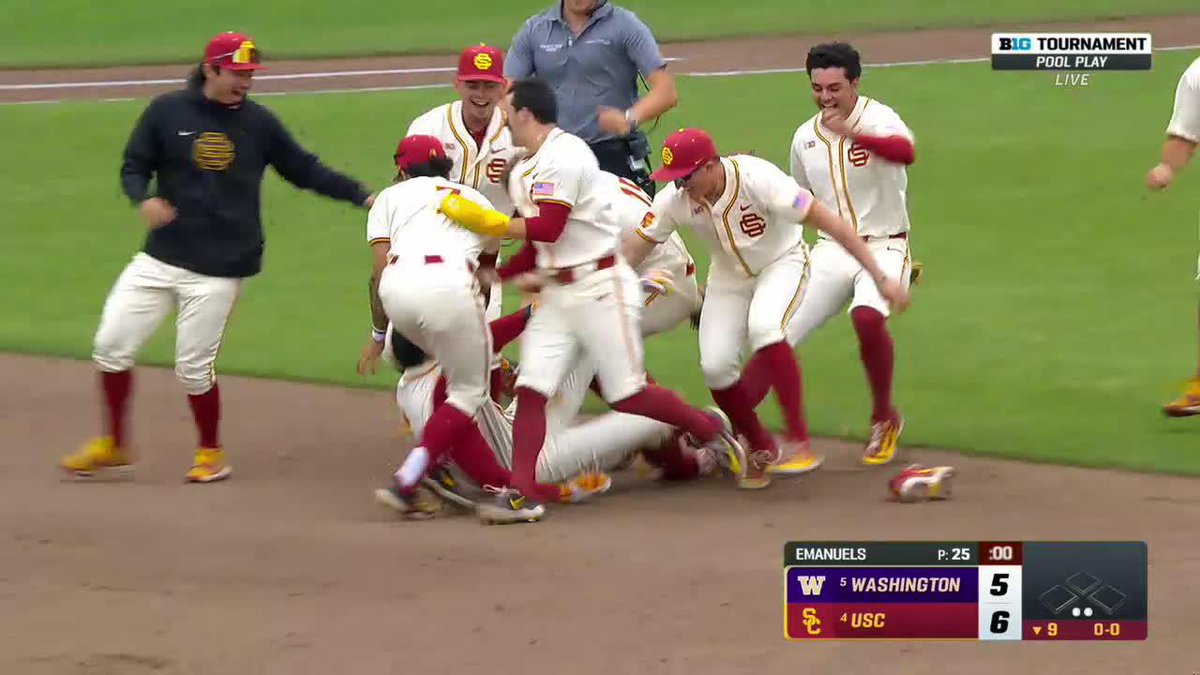Trojans walk it off ✌️ Adrian Lopez's two-run knock gives USC Baseball the walk-off win over Washington. #B1GBaseball