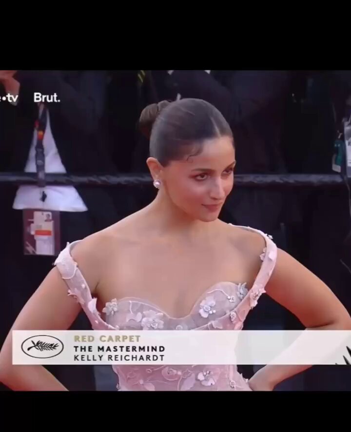 #AliaBhatt doesn't have an aura &amp; charisma, period.