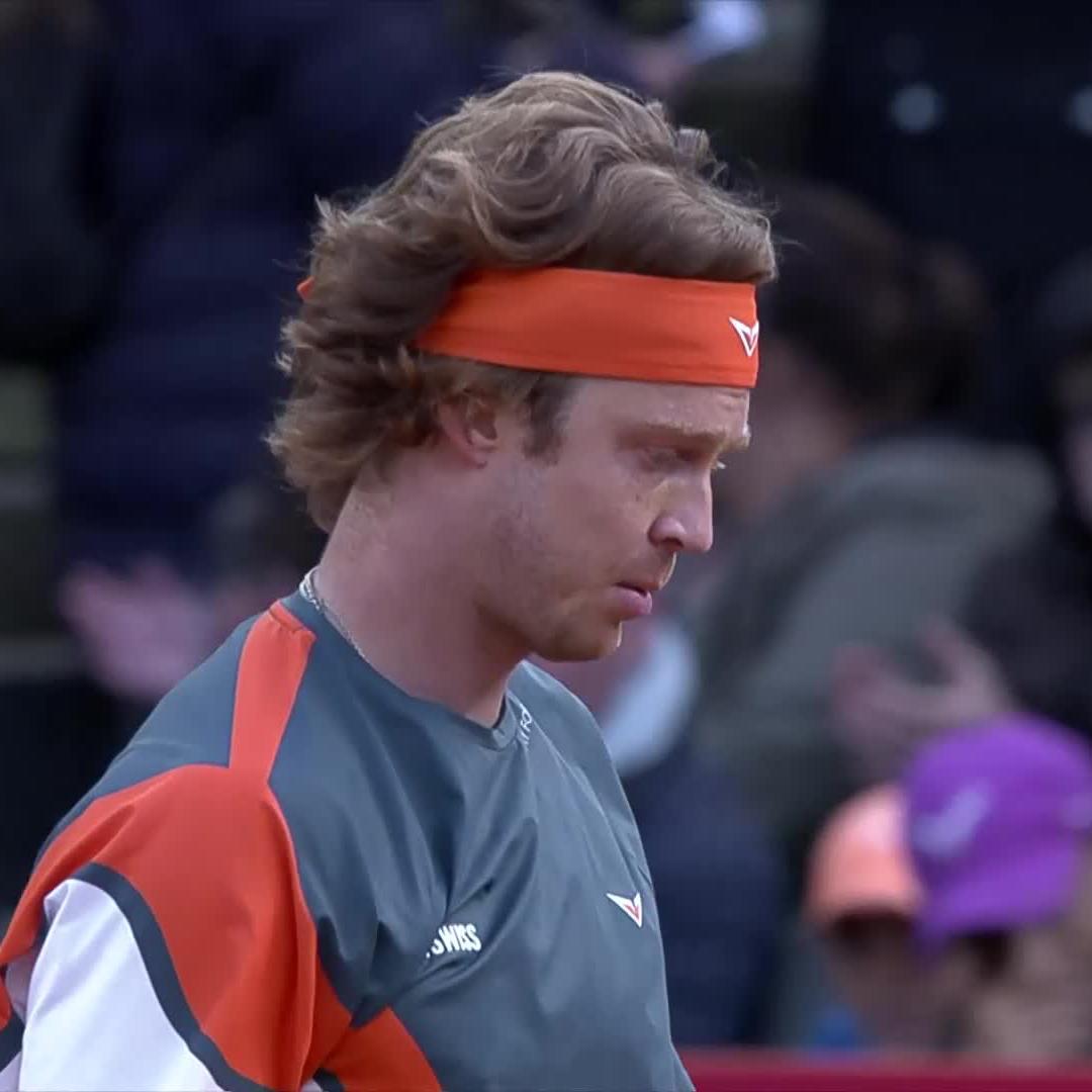In a hurry 💨 Andrey Rublev seals the first set 6-1 vs Auger-Aliassime! Bitpanda Hamburg Open