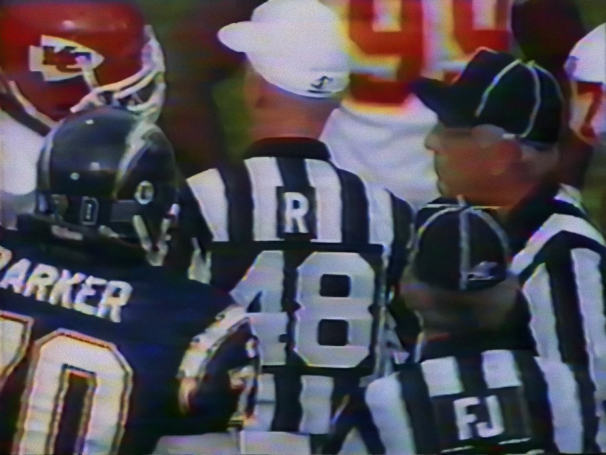 This might be the worst call in Chiefs history pre-dating the Mariota "forward progress" call. Marty, Holthus, Dawson and Gretz all super pissed off. 🤣