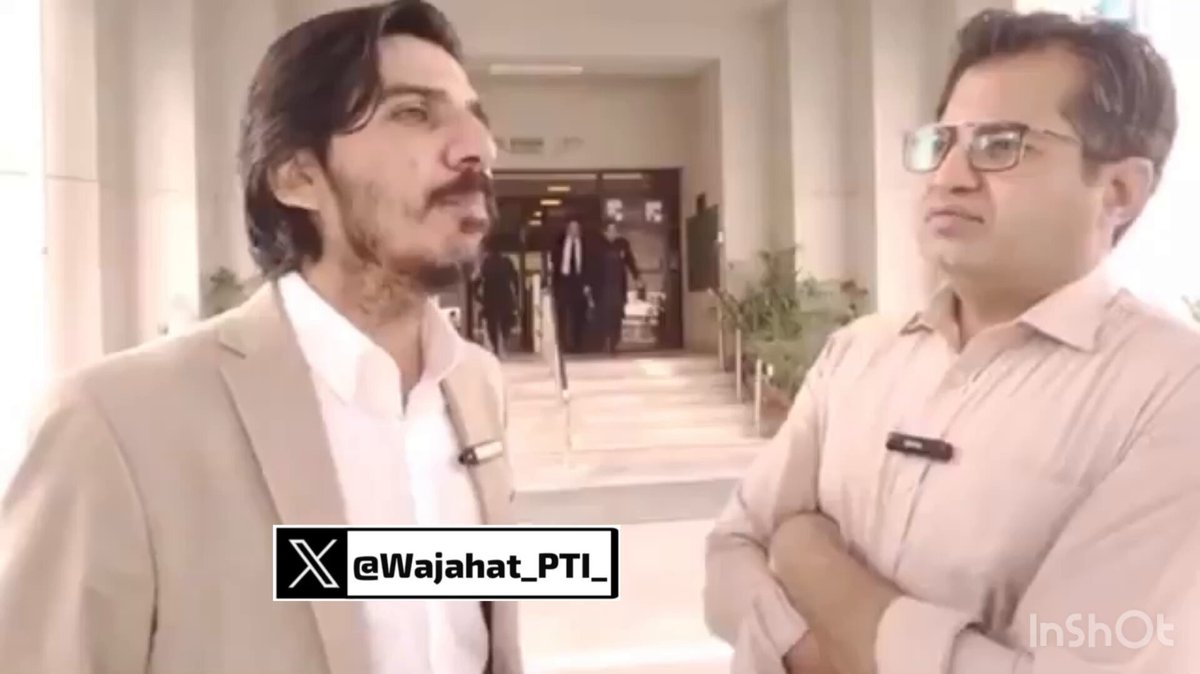 اسد طور 🔥🔥 اسلام آباد میں تمام میڈیا مالکان کو بلایا گیا تھا ملاقات میں میڈیا مالکان کے علاوہ تین ایک آزاد سینیٹر موجود تھے اس ملاقات میں میڈیا مالکان کو حکم دیا گیا تھا کہ آج رات 8 بجے کے بعد عمران خان کا نام اور تصویر نہ چلے !