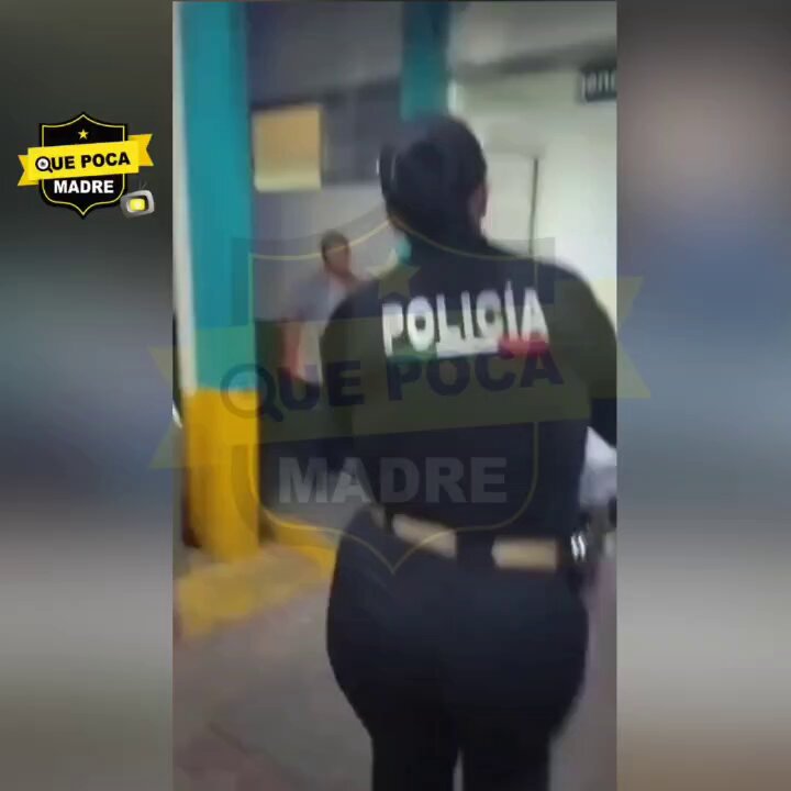 ‼#QuePocaMadre‼ ABANDONAN A BEBÉ EN CALLES DE ECATEPEC: POLICÍA LA RESCATÓ 👶💔 🔴 Personal de la Dirección de Seguridad Pública y Tránsito rescató a una bebé que fue abandonada en calles de Ciudad Azteca, en #Ecatepec, #Edomex. La oficial Alejandra Girón fue quien resguardo a la menor y la trasladó a un hospital, donde se mantiene en incubadora, estable pero con pronóstico reservado. Las autoridades abrieron una carpeta de investigación por el delito de abandono de incapaz. Fiscalía Edoméx DIF Estado de México