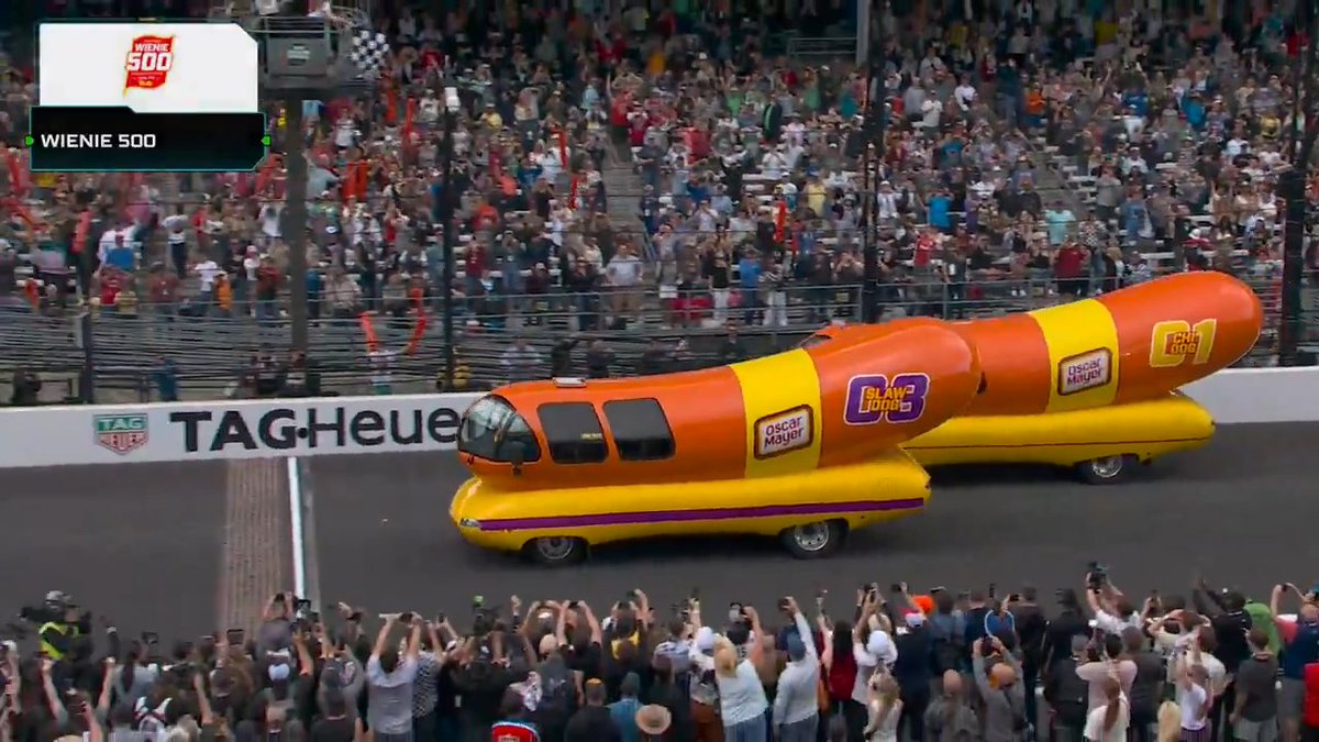 OH MY SLAW DOG BY A NOSE!!!! #Wienie500