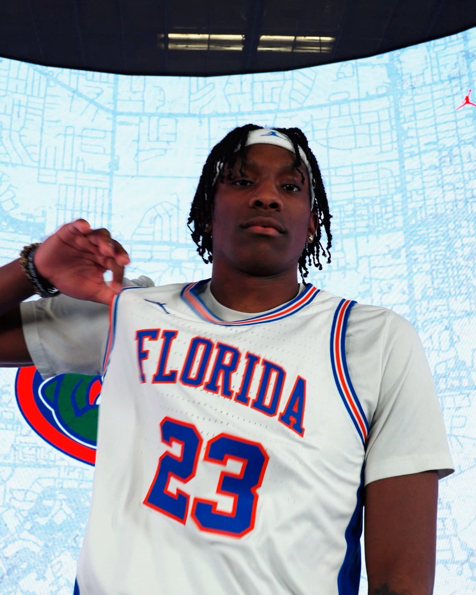 📍 welcome home Aj Brown #GoGators