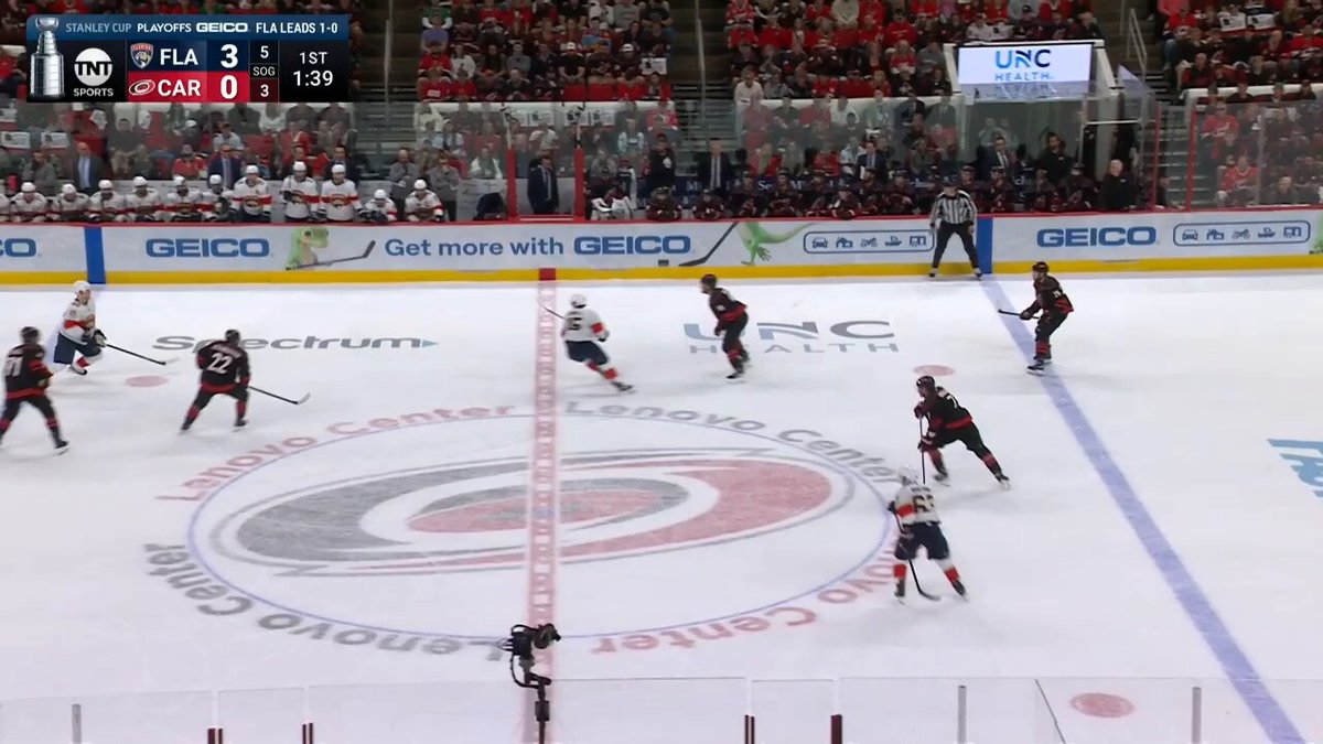 Brad Marchand briefly ended up in possession of Taylor Hall’s stick, then kicked it away 😭