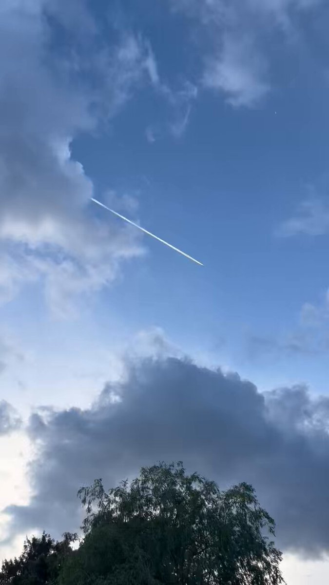 What a mess. Spraying all over and this grey muck everywhere #GeoEngineering the life out of our Bank Holiday weekend! Whole week of cloud and rain to come.