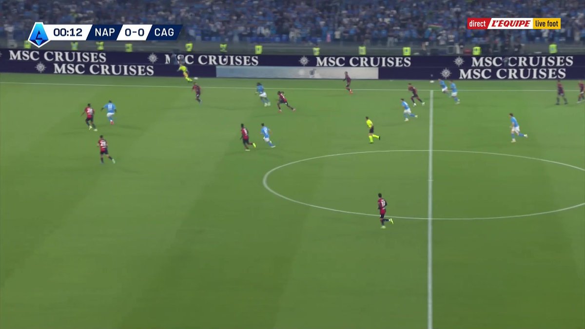 Naples n'est plus qu'a 90 minutes de remporter son 4e titre en championnat ! Pour cela, le Napoli devra prendre le meilleur sur Cagliari lors de cette dernière journée de Serie A . Rendez-vous sur L'Équipe Live foot pour suivre ce grand rendez-vous