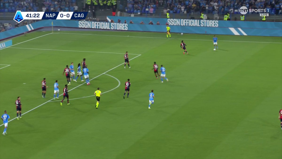 WHAT A GOAL SCOTT MCTOMINAY 🤩 IT HAD TO BE HIM 🏴󠁧󠁢󠁳󠁣󠁴󠁿 Cross in the box from Politano, and McTominay's overhead kick puts Napoli in the driving seat for the Serie A title now 🏆 📺 TNT Sports &amp; discovery+ UK