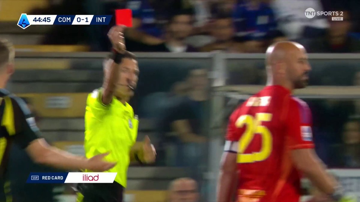 A RED CARD FOR PEPE REINA, IN HIS LAST PROFESSIONAL GAME โ After a VAR check, the legendary Pepe Reina is dismissed for Como, making their task significantly harder... ๐บ TNT Sports & discovery+ UK