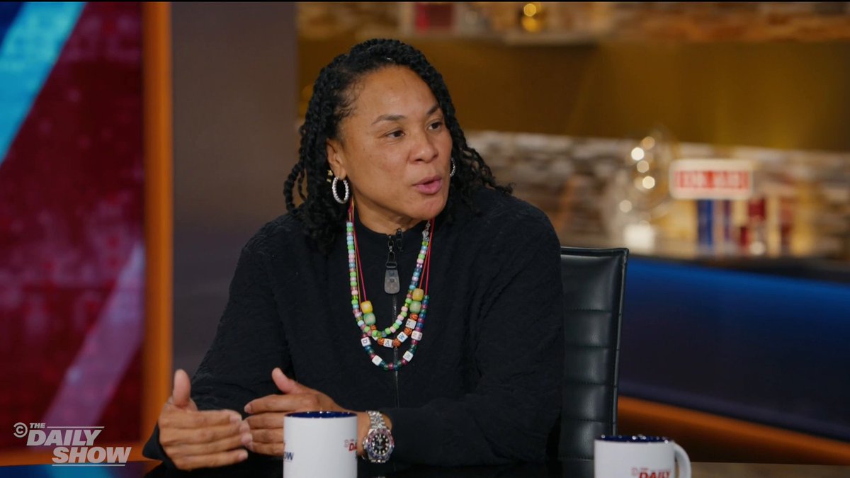 USC head coach dawnstaley operates on a less-is-more philosophy when it comes to coaching. Her advice for the Knicks? "They know what to do."