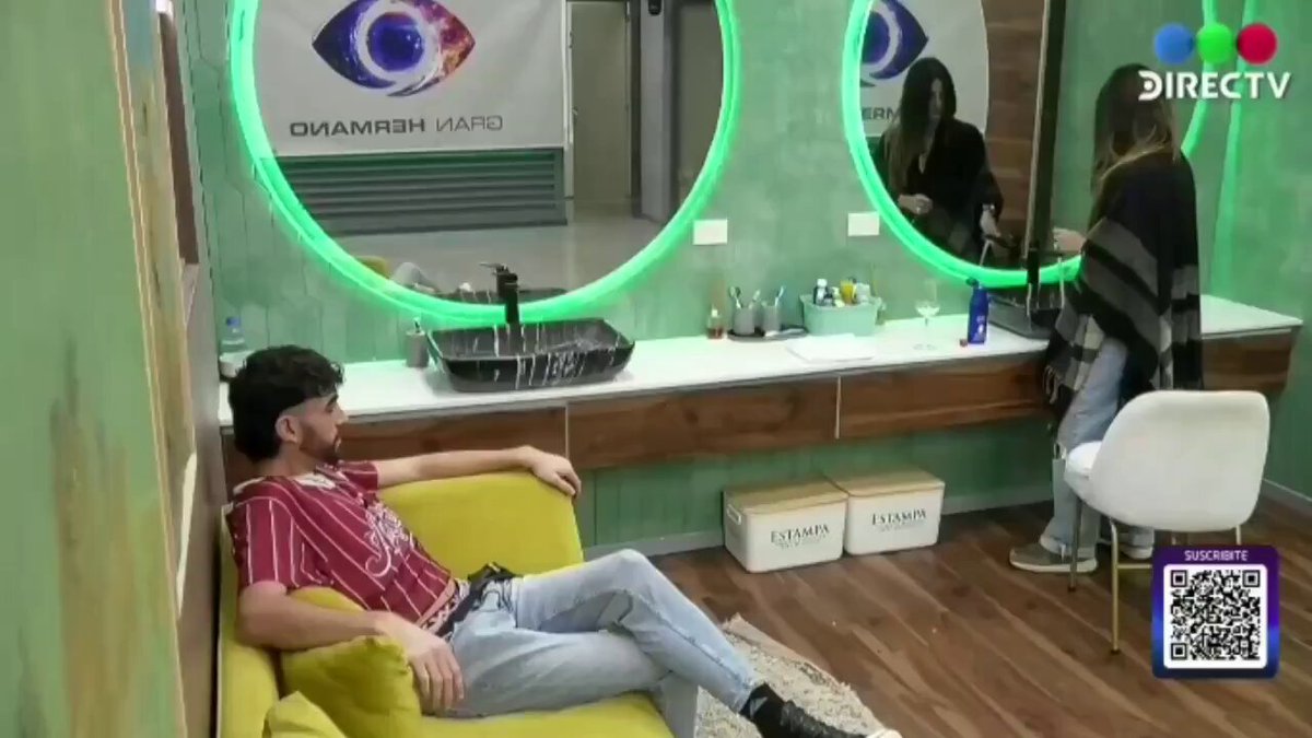 CHARLA DE ULISES A EUGENIA. ULISES: "¿Sabes que es lo peor de todo? Que no solamente te vas a quedar, sino que te estas haciendo cargo de un show, toda la casa esta girando alrededor de lo que dice eugenia". ellos dos merecen su final 🙏🏻 #GranHermano