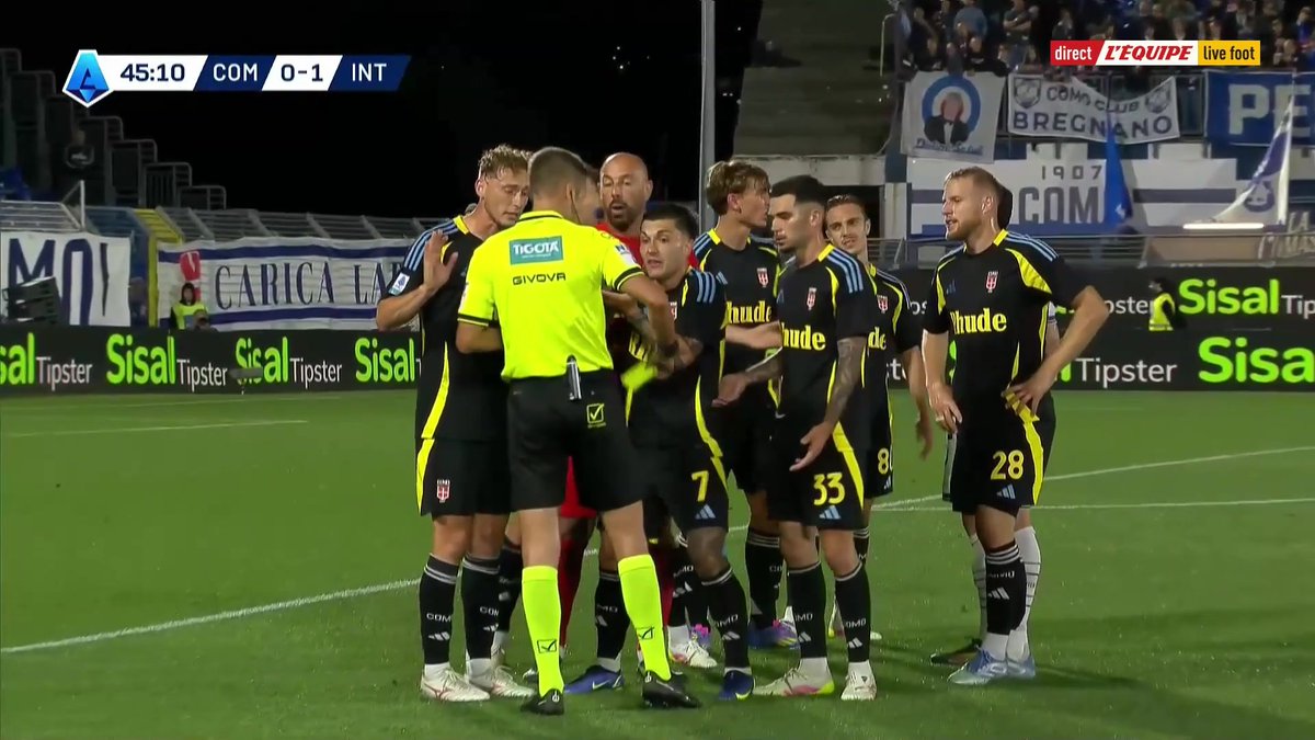 Pepe Reina 🇪🇸 a été exclu pour le tout dernier match de sa carrière… 🟥🥶 🎥 L'ÉQUIPE