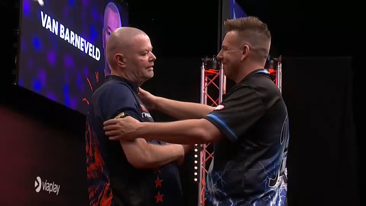 BARNEY PUSHED ALL THE WAY! Raymond van Barneveld beats his compatriot Jerry Hendriks 6-5 in Rosmalen, setting up a second round clash with Ross Smith! 📺 #ET7 | R1