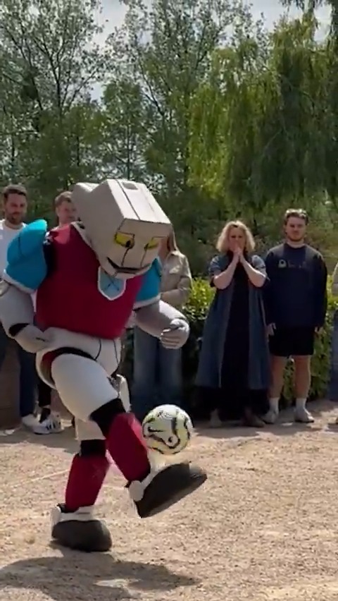 Most consecutive football (soccer) touches by a mascot ⚽ 36 by West Ham United's Hammerhead on Premier League's Welcome to the Weekend in London, UK