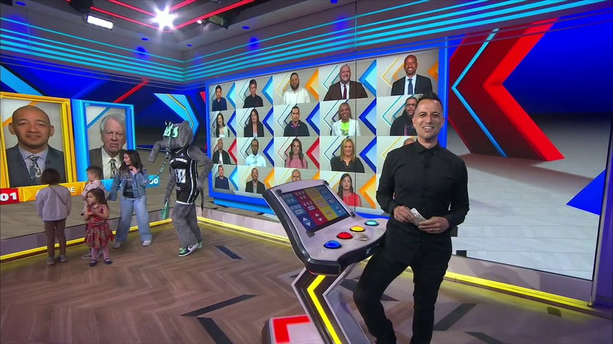 The final episode of Around the Horn ❤️ Tony Reali takes us behind the scenes to meet the people who helped produce 4,953 episodes of the show 🙌