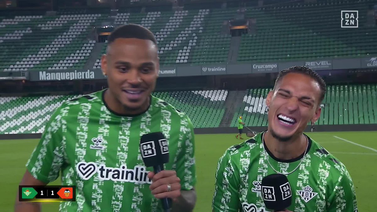🗣️ “No sé qué pasará, pero duermo y me despierto sonriendo por el cariño que recibo aquí” Antony y Natan. Si de ellos dependiera, se quedarían en el Real Betis Balompié 🌴💚 de por vida 💚 #LALIGAenDAZN ⚽️