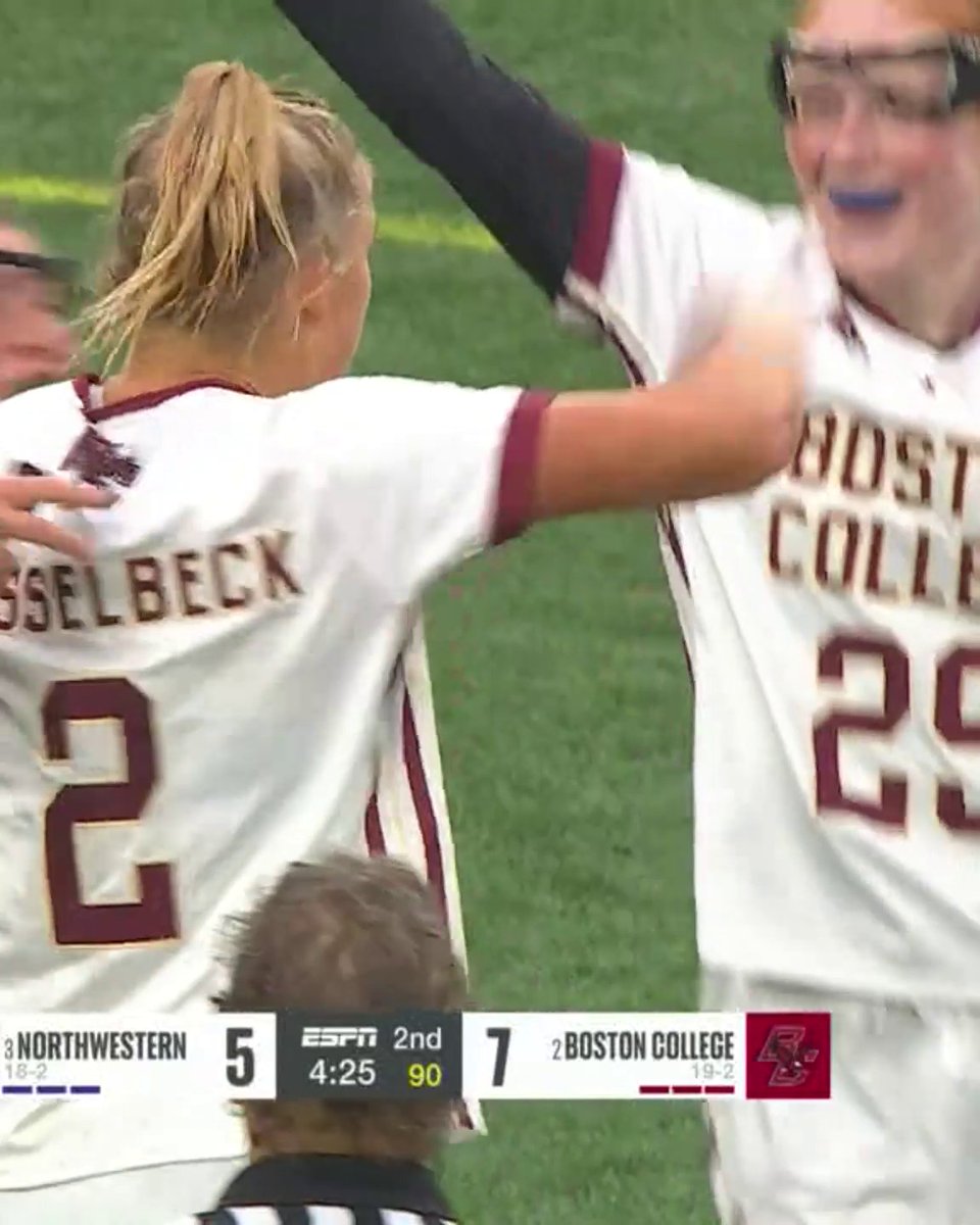 An unreal solo effort from Mallory Hasselbeck 🔥🔥 Mallory is the daughter of former NFL QB Matt Hasselbeck 👏