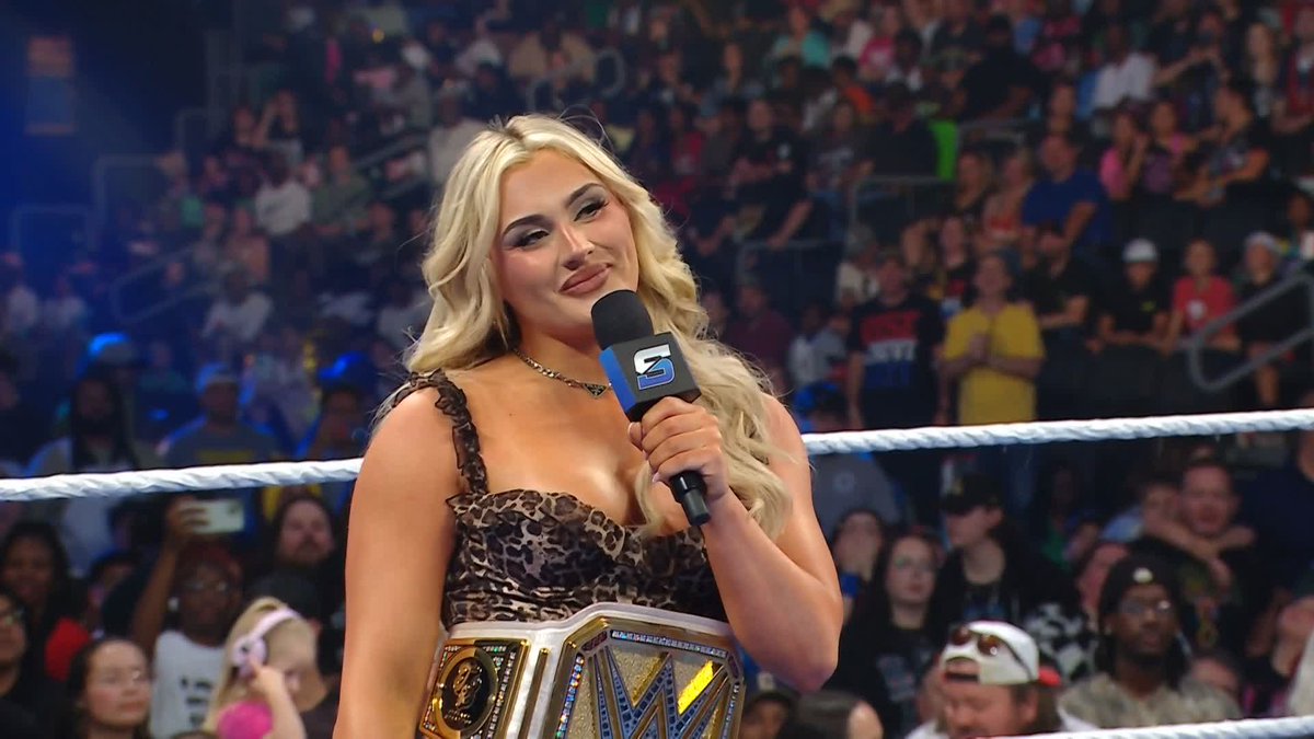 A little vintage?! Tiffany Stratton was wild for that one 😬 #SmackDown