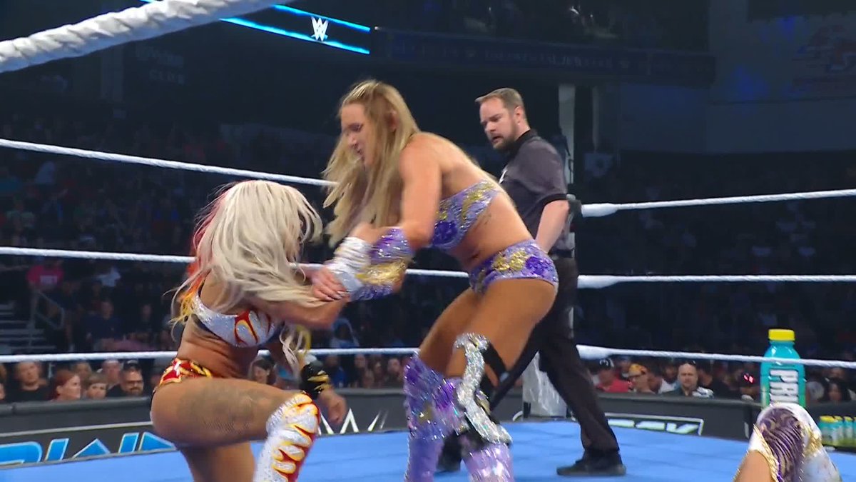 .Charlotte Flair is reminding EVERYONE who they're up against 😤 #SmackDown