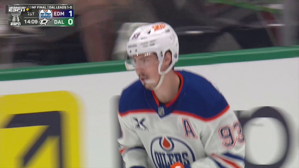 THE OILERS STRIKE FIRST 🔥 Edmonton takes an early 1-0 lead over Dallas 👀 NOW on ESPN/ESPN+
