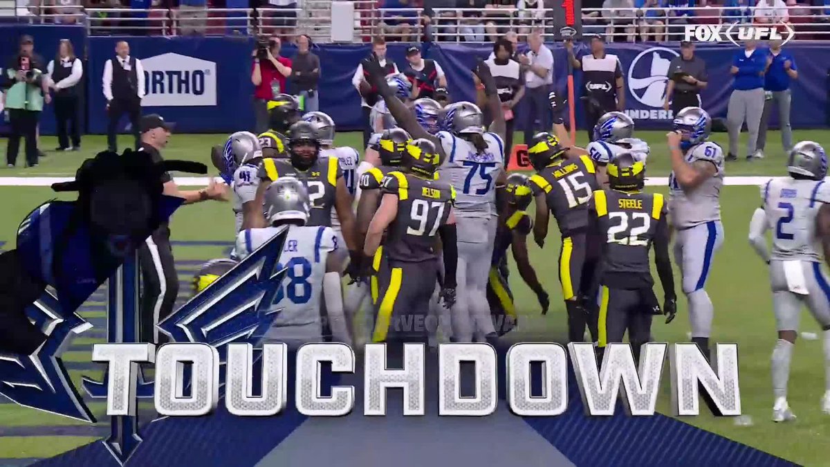no laws when you're screeching kaws 😏 td battlehawks 📺: FOX | Verizon