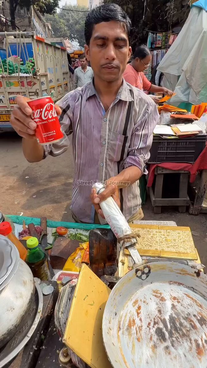 من الأطباق الشهيرة في الهند: بيض يُحضر باستخدام مشروب البيبسي 😳!!