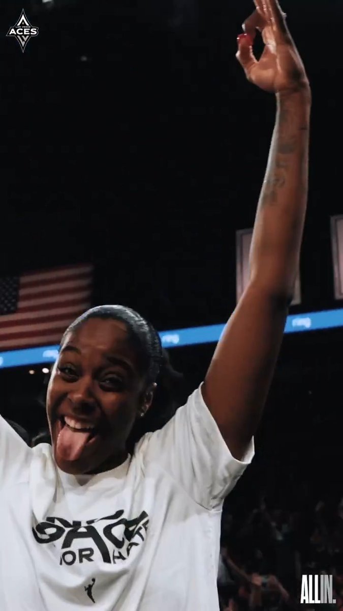 ICE IN HER VEINS 🥶🐍 Jewell B Loyd called game! #ALLINLV