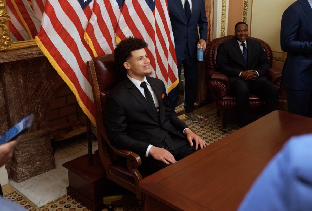 Florida made a cinematic recap of the White House visit 🐊 This squad was so special 🥹