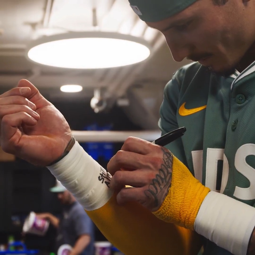 Get ready with Jarren to take the field in Fenway Green 🟢