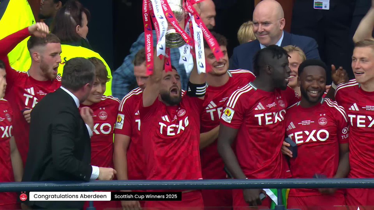 🏆🔴 Aberdeen FC lift the #ScottishCup A moment that will go down in Dons history and the celebrations have only just begun 🎉 𝑃𝑟𝑒𝑠𝑒𝑛𝑡𝑒𝑑 𝑏𝑦 SBK | 18+ | 𝑃𝑙𝑒𝑎𝑠𝑒 𝐺𝑎𝑚𝑏𝑙𝑒 𝑅𝑒𝑠𝑝𝑜𝑛𝑠𝑖𝑏𝑙𝑦