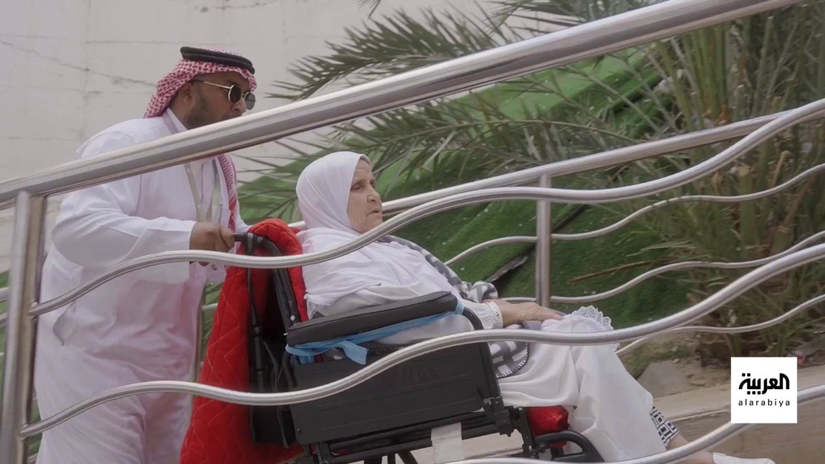وصل الفوج الأول من حجاج #الجزائر إلى #مكة البالغ عددهم قرابة 100 حاج من أصل 41 ألف حاج سيؤدون الحج هذا العام #العربية_في_الحج